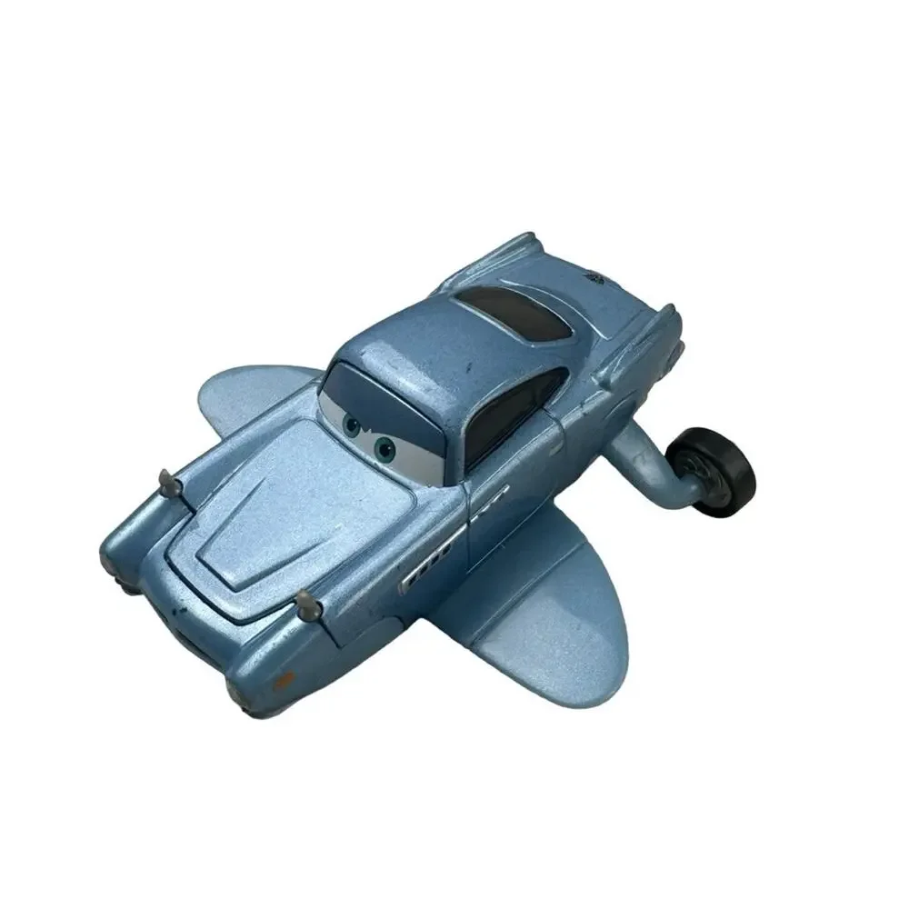 Disney Pixar Cars 2 FINN MCMISSILE SUB Spy Wings Diecast 1:55